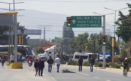 Suma Oaxaca más de 72 horas sitiada por bloqueos de organizaciones sociales