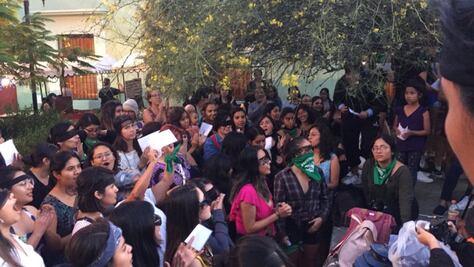 Oaxaqueñas replican “Un violador en  tu camino”, en la ciudad de Oaxaca