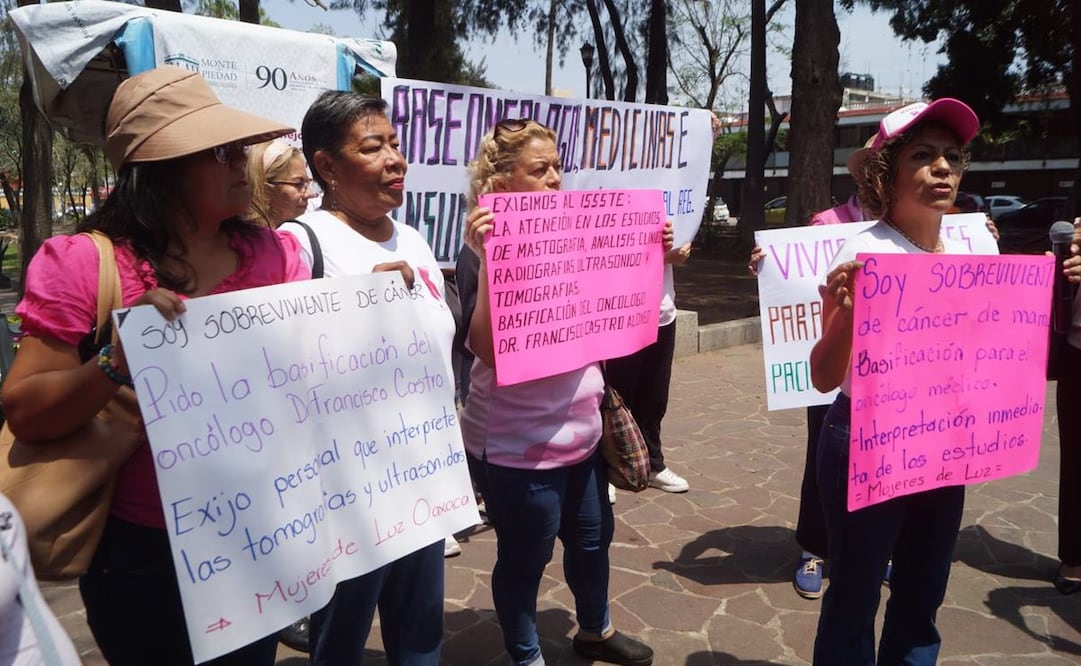 Mujeres sobrevivientes de cáncer en Oaxaca exigen especialistas y trato digno al Hospital Juárez del ISSSTE. Foto: Edwin Hernández