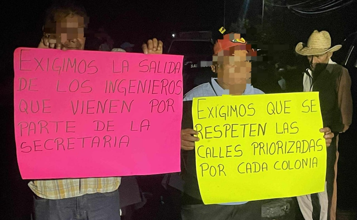 Los pobladores mantienen un bloqueo en la carretera federal 125 de Oaxaca. Foto: Especial