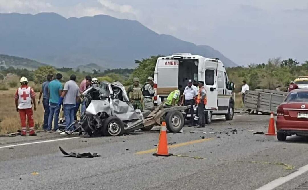Accidente en carretera deja 6 personas fallecidas en Oaxaca; 3 resultaron calcinadas. Foto: Especial