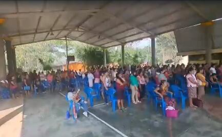 Estudiantes y docentes de secundaria de Guichicovi amagan con bloquear carretera Transístmica en Oaxaca