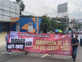 Sección 22 del SNTE anuncia toma de dependencias, casetas de peaje y bloqueos carreteros