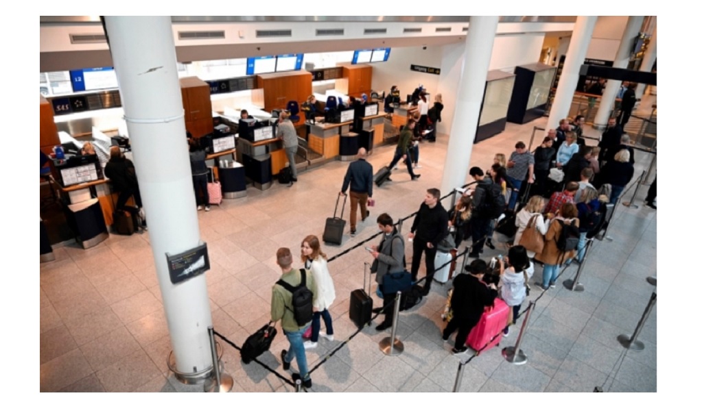 Boletos de avión por los cielos, su mayor alza en 23 años