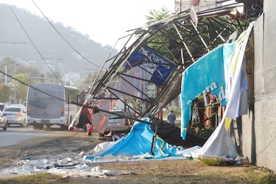 Lluvia y tormenta eléctrica deja una persona fallecida y caída de árboles en Oaxaca 