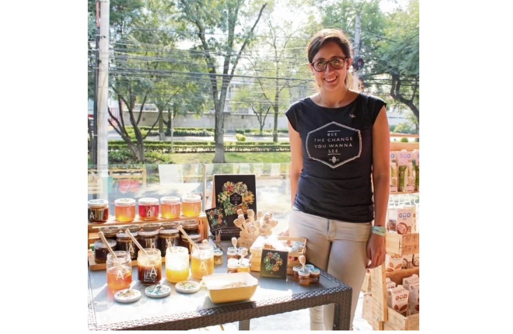 La mexicana que cuida a las abejas