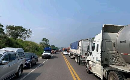 Exigen entrega de 10 mdp para retirar bloqueo en carretera Transístmica; cobran hasta mil pesos para cruzar