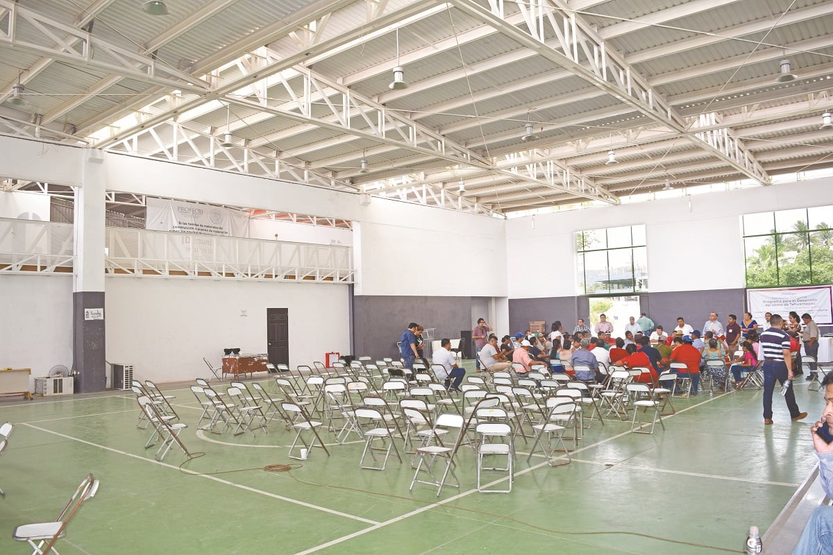Se amparan pueblos del Istmo contra la consulta