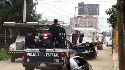Usa policía fuerza pública para retirar bloqueo de mototaxistas