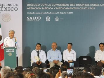 Encarga AMLO distribución de medicinas e infraestructura de salud a miembros de ayudantía