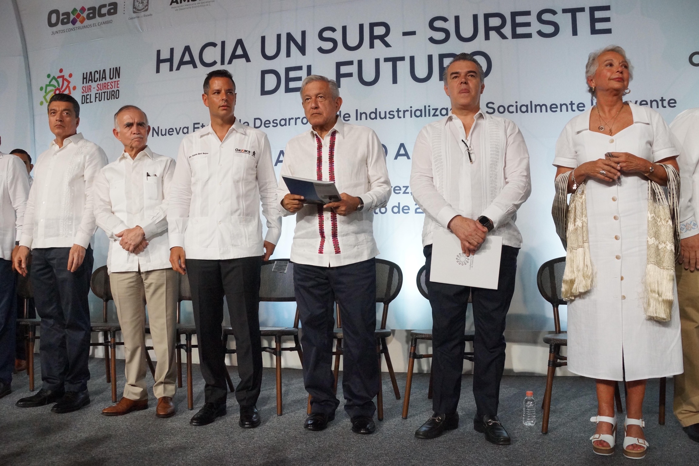 Señalan empresarios problemáticas a resolver tras firmar Pacto Oaxaca