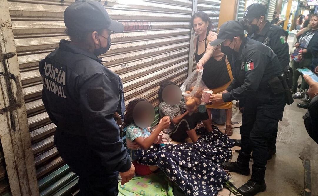 Rescatan en la ciudad de Oaxaca a tres niñas presuntamente abandonadas en la Central de Abasto. Fotos: SSPO