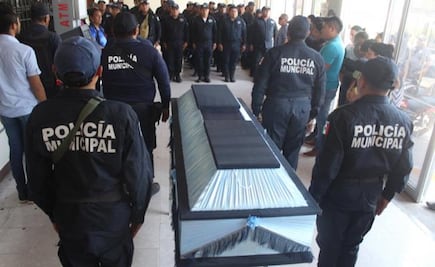 Despiden con pase de lista a policía asesinado en Juchitán