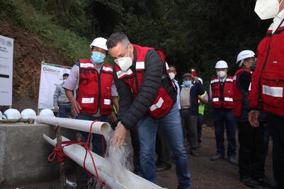Entrega Murat obras de agua potable y pozo profundo en Ayutla Mixe; no se reconectó el manantial