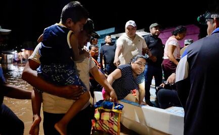 Desbordamiento del río Las Nutrias inunda Juchitán, Oaxaca, como hace 26 años 