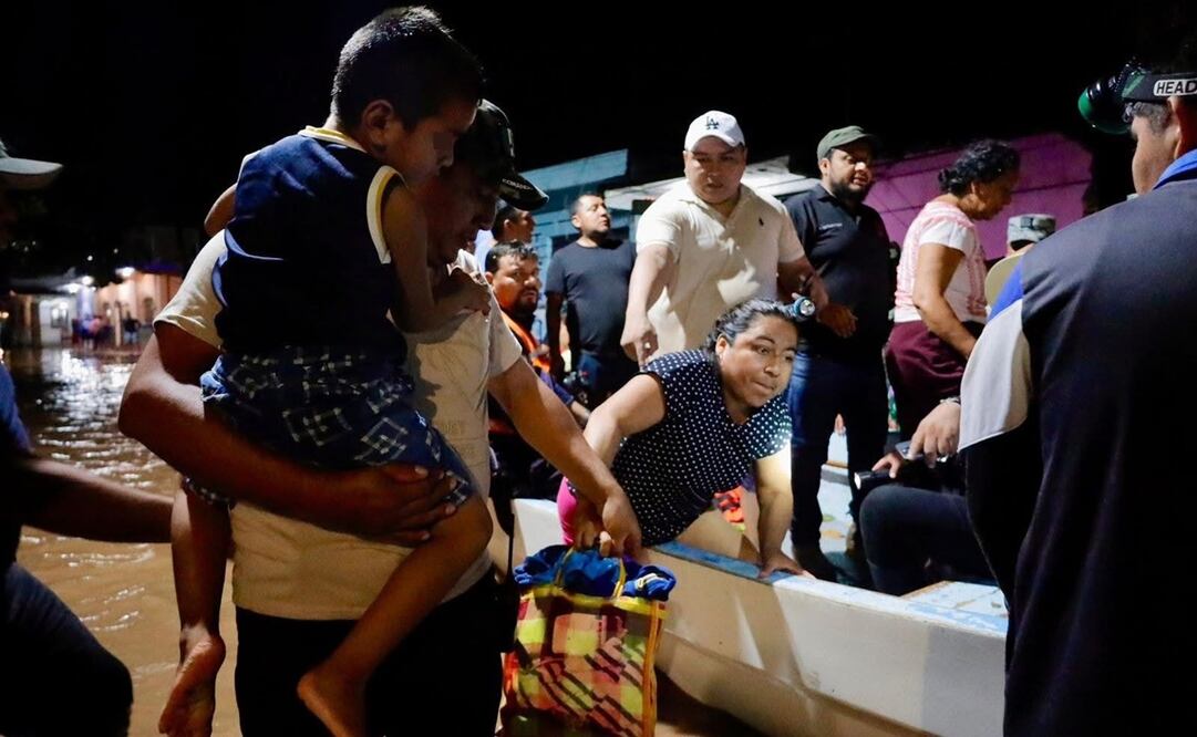 Las familias vivieron momentos de preocupación cuando el agua los sorprendió dentro de sus hogares. Fotos: Especiales