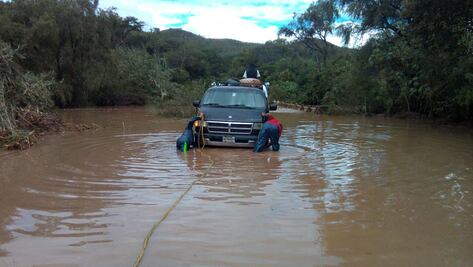 Se desborda Río Mixteco; persisten afectaciones por lluvias