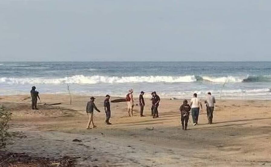 Encuentran cuerpo de una mujer en playa Aragón, Oaxaca; tenía signos de violencia