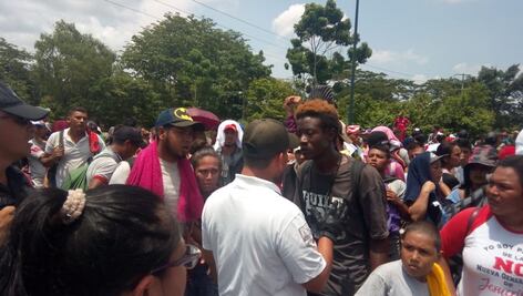 Arriba caravana de migrantes de Honduras y El Salvador