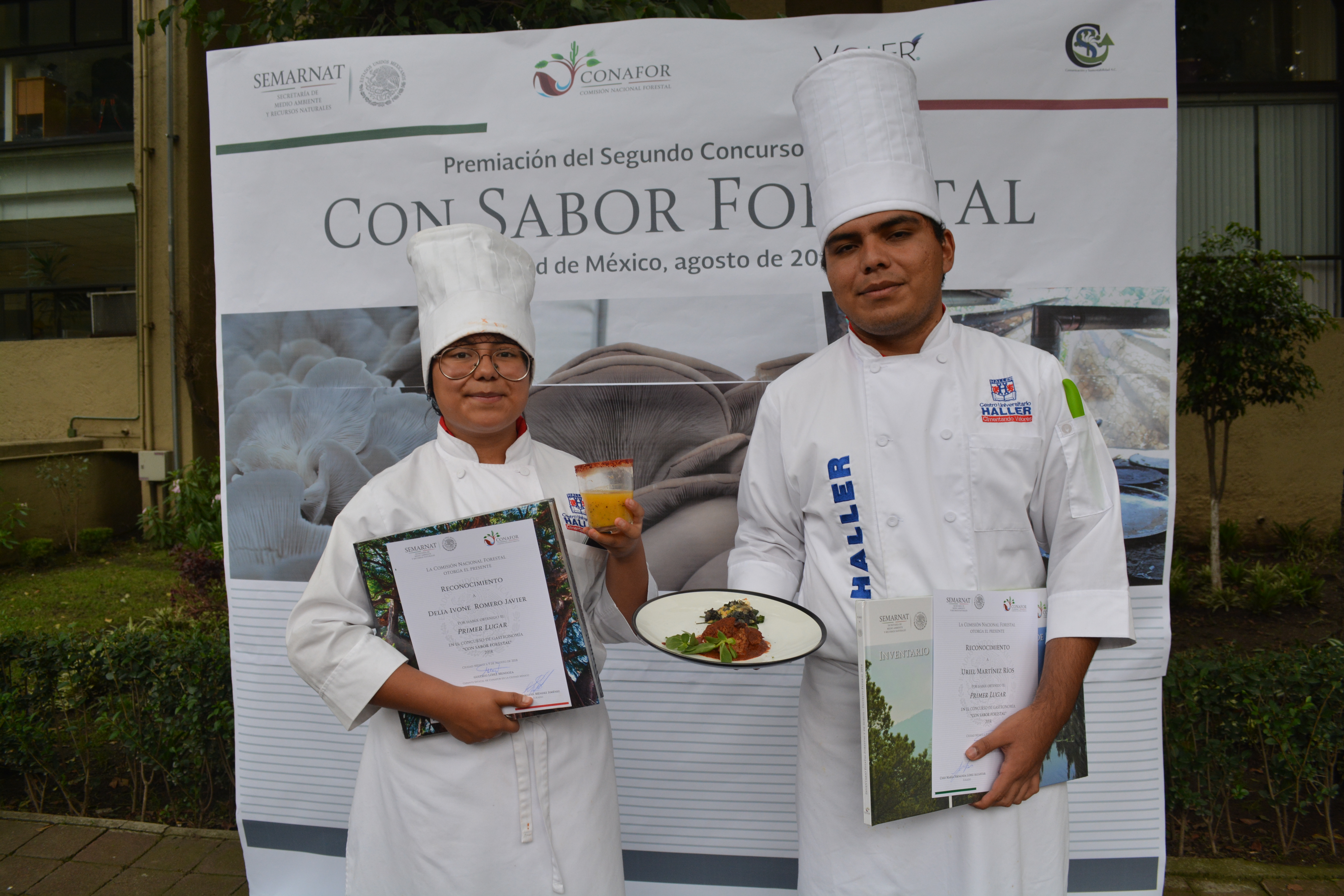 Estudiantes triunfan con platillo de chicatanas