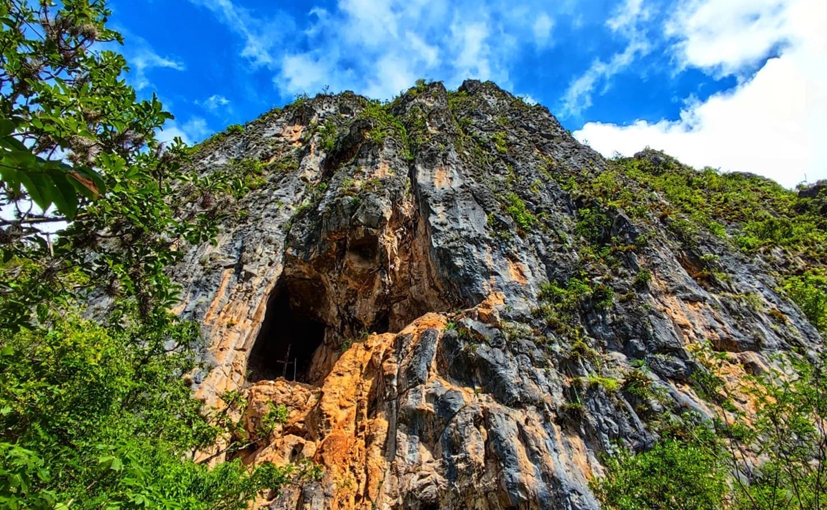 ¿Qué historia oculta la cueva que tiene en su interior tres cruces clavadas?. Foto:  Instagram, baez_vjm