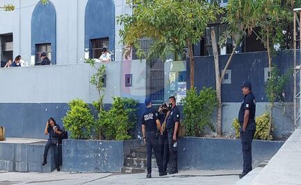 Paran labores policías municipales de Salina Cruz para exigir 59 días de aguinaldo; les pagaron 15
