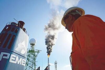 Pemex frena el huachicol, pero sigue perdiendo dinero
