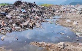 Pobladores toman palacio municipal de Zanatepec; exigen rehabilitación de caminos y reubicación del basurero municipal