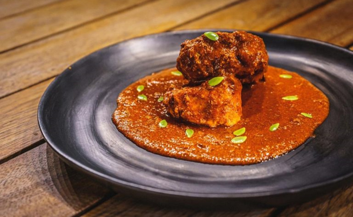 ¿Cuál es el Pueblo Mágico de Oaxaca con el mole amarillo más delicioso, según la IA?