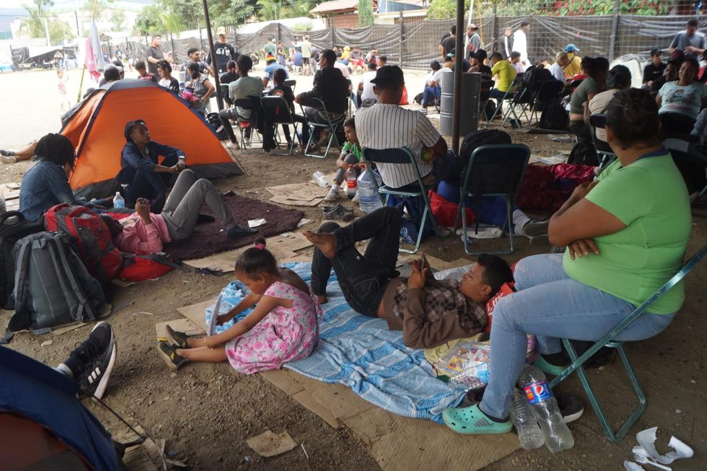 Llegan 2 mil 500 migrantes a Oaxaca en un día; analizan abrir otro centro de movilidad