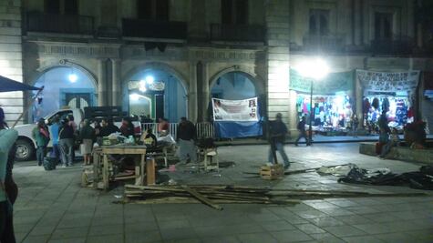 Desplazados de colonia Francisco Villa abandonan el zócalo