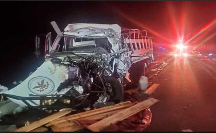 Choque entre trailer y camión de la Guardia Nacional en Oaxaca deja un muerto y 50 elementos heridos; hay tres graves