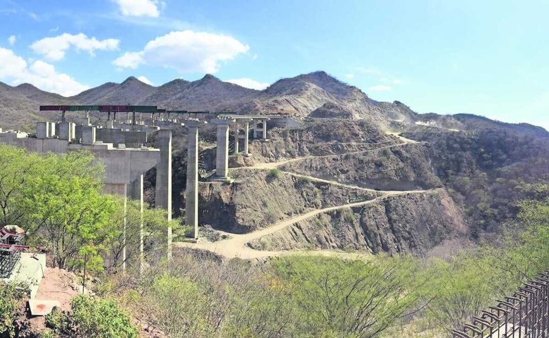 Gobierno de Oaxaca verifica que 2 mil 500 constructoras no sean "factureras o de papel". Foto: Especial