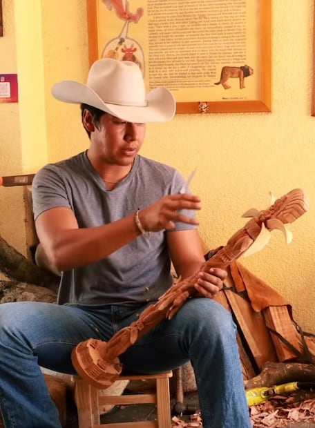 Euleterio Isaías Jiménez Carrillo, artesano de San Antonio Arrazola que fabricó el cetro de la Diosa Centéotl 2026.