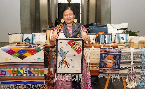 ¿Dónde se realiza la Feria de Tapetes de Lana en Oaxaca?