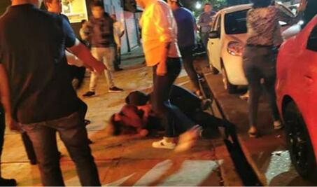 Cuatro hombres golpean a mujer en la ciudad de Oaxaca