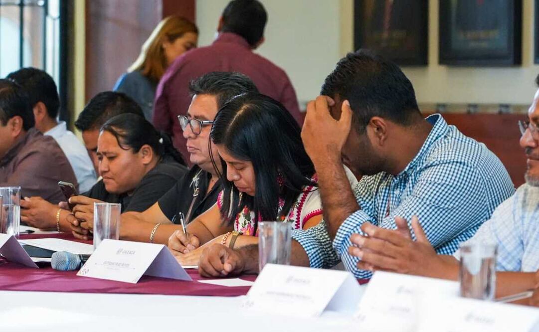 Afirma gobierno de Oaxaca que trabajará en ley que considere el PTEO; continúa hoy el diálogo. Foto: Especial