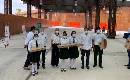 Anuncia Murat fideicomiso para estudiantes que deseen concluir una carrera universitaria