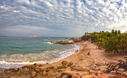 Playa Roca Blanca: aguas cristalinas en un destino virgen cerca de Puerto Escondido