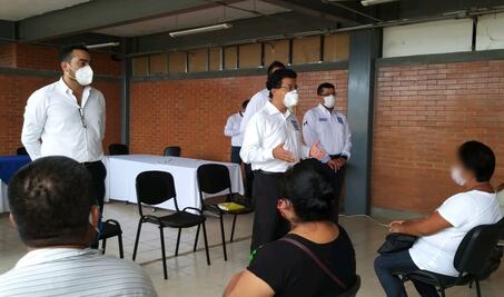 Se reúne fiscal con familiares de desaparecidas en Tuxtepec; pide 80 días para identificar cuerpos en fosa