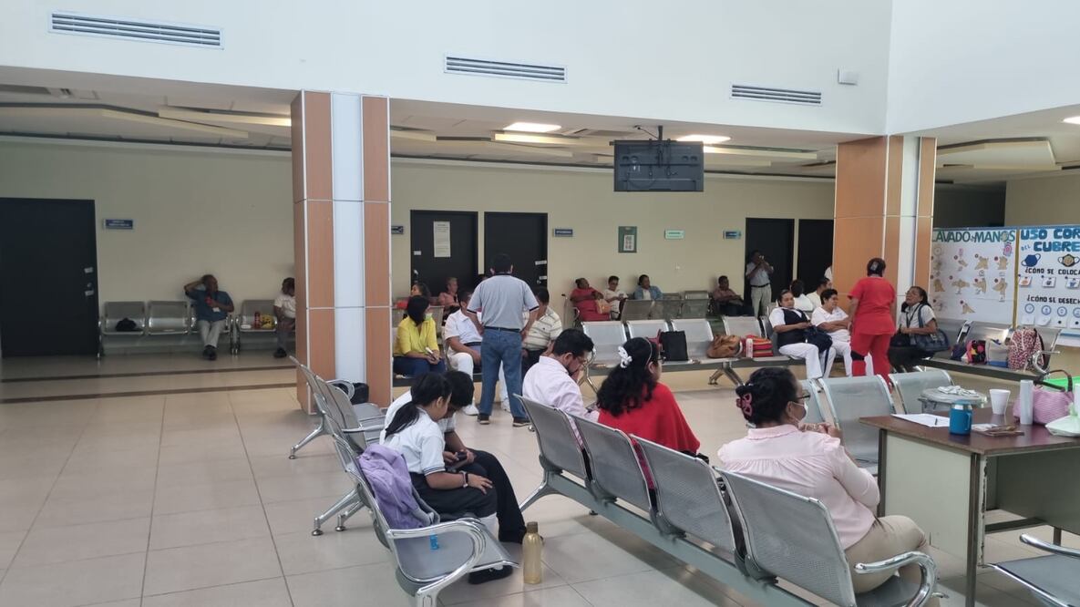 Sigue en Oaxaca paro de labores en hospital de Juchitán, sólo han arreglado 2 de 5 elevadores