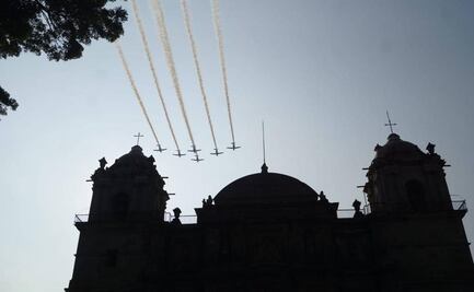Con Mañanitas, tamaliza y espectáculo aéreo, celebra la ciudad de Oaxaca su 490 aniversario