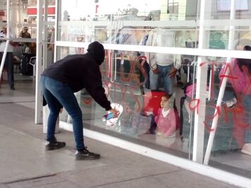 Con marcha exigen cese a la homofobia y control en el servicio de taxis