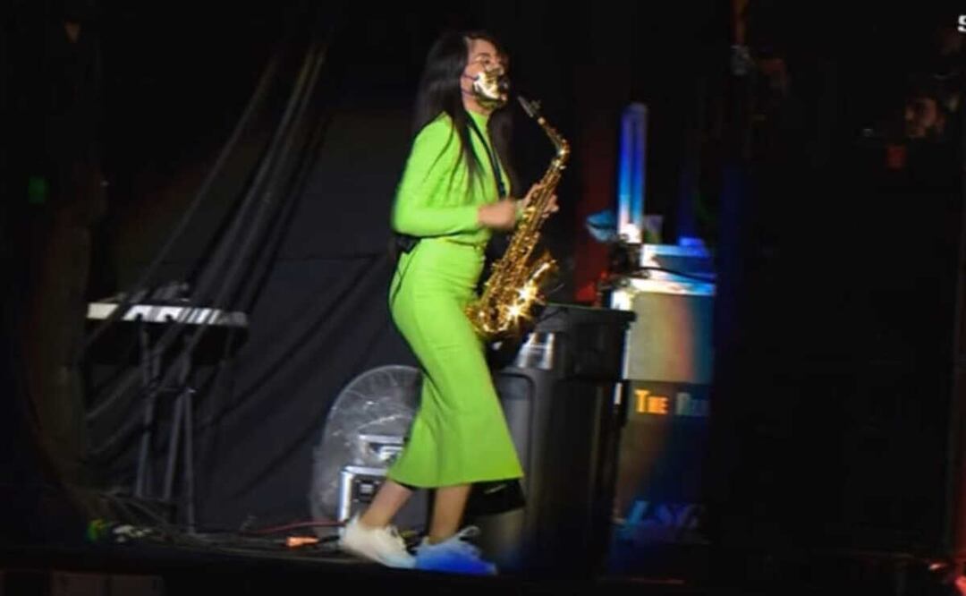 Malena agradeció la oportunidad que le brindó la Maldita Vecindad de participar en el concierto y de llevar su exigencia ante el público del Vive Latino. Foto: Especial