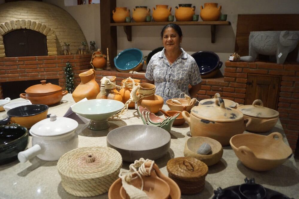 Convierten Casa Oficial de Oaxaca en Casa Ocho Regiones, espacio de artesanos. Fotos: Edwin Hernández