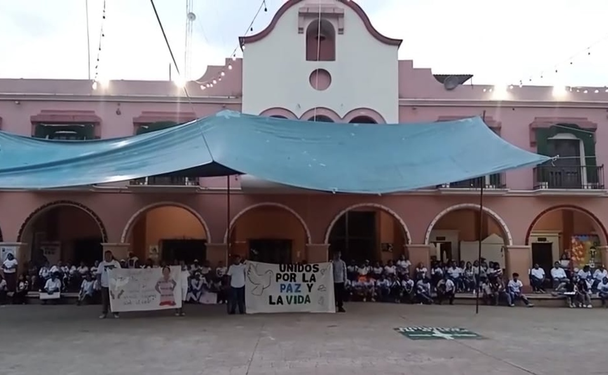 ¡Ni una más!, exigen justicia por el asesinato de la maestra Fabiola en Putla de Guerrero, Oaxaca 