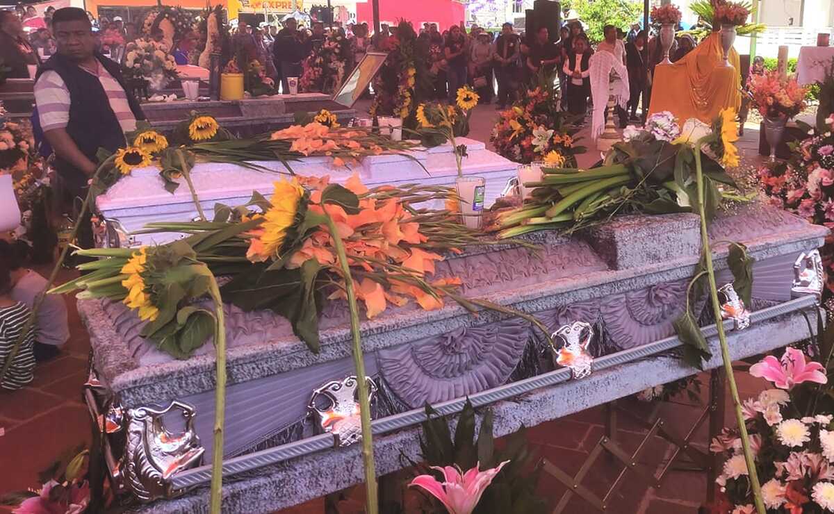 Con reclamos de justicia, Chalcatongo despide a 8 víctimas de accidente en la Mixteca de Oaxaca