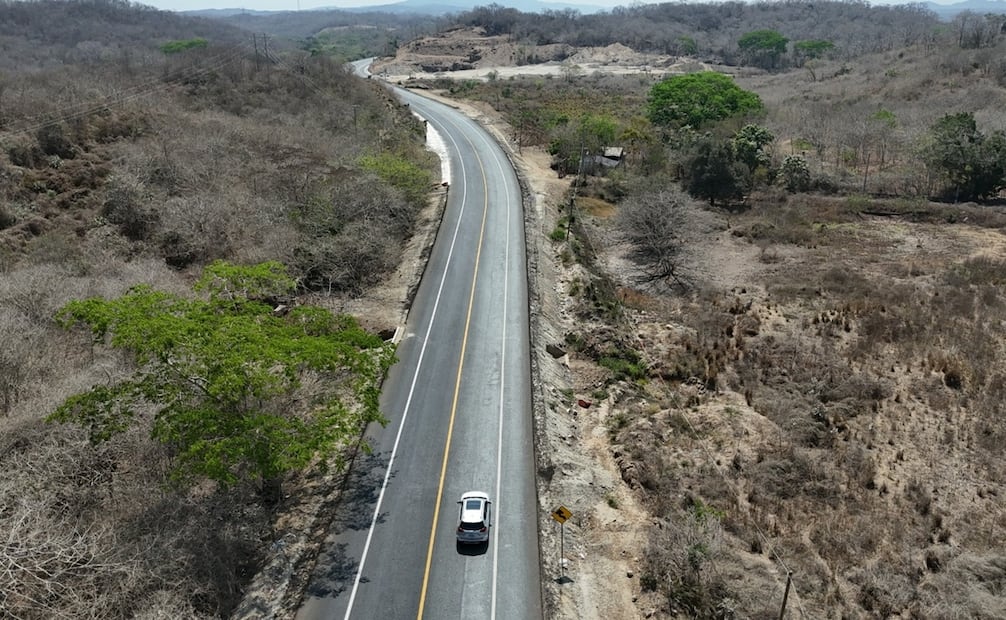 Carretera Salina Cruz-Zihuatanejo. Foto: Gobierno de México.