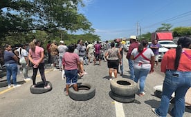 Pobladores de Niltepec bloquean por 5 horas la carretera Panamericana de Oaxaca por apagones de CFE