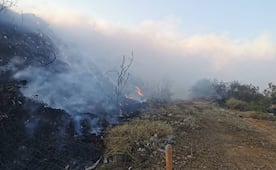 “El olor es insoportable”; reportan quema del basurero municipal de Santiago Juxtlahuaca, Oaxaca